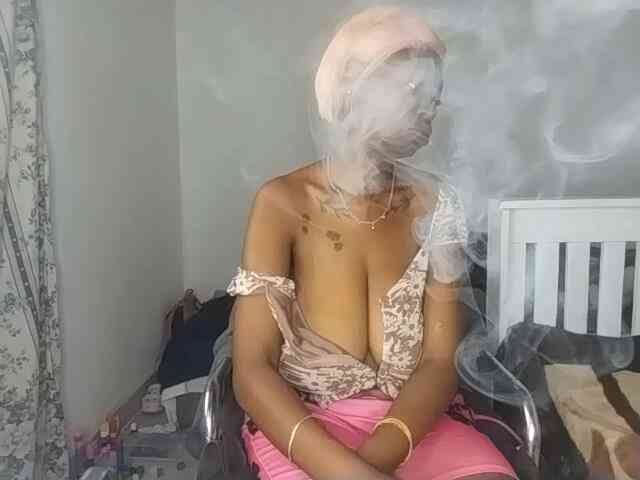 InstaG_TittyMonroe