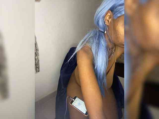 InstaG_TittyMonroe webcam