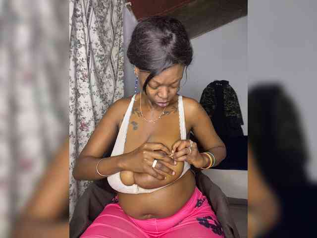 InstaG_TittyMonroe webcam