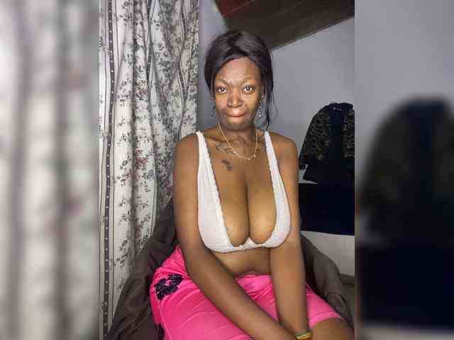 InstaG_TittyMonroe