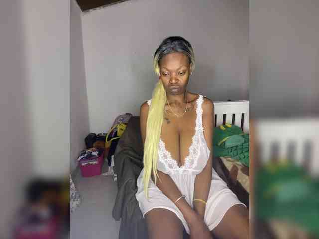 InstaG_TittyMonroe webcam