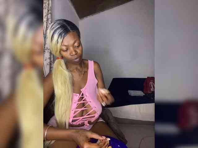 InstaG_TittyMonroe webcam