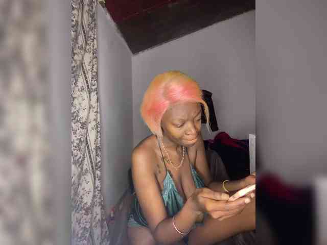 InstaG_TittyMonroe