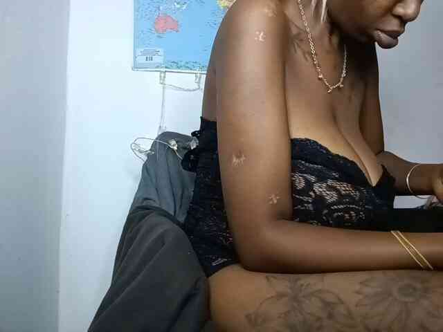 InstaG_TittyMonroe webcam
