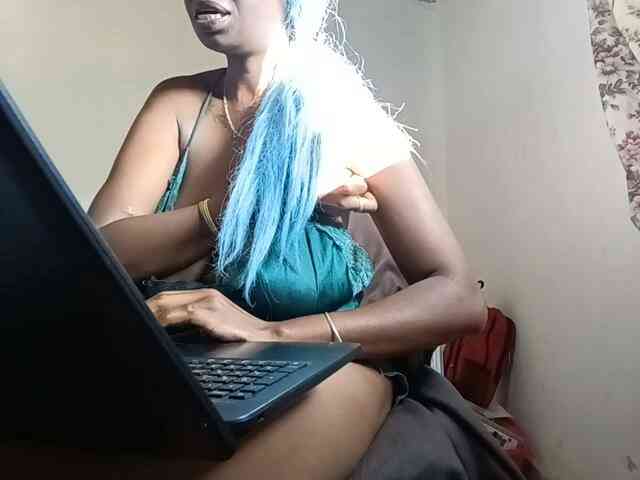 InstaG_TittyMonroe webcam