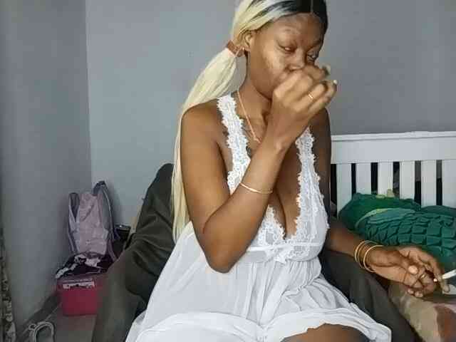 InstaG_TittyMonroe webcam