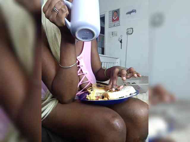 InstaG_TittyMonroe webcam