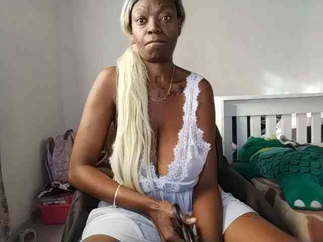 InstaG_TittyMonroe webcam