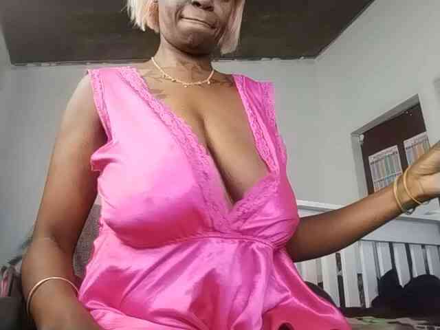 InstaG_TittyMonroe webcam