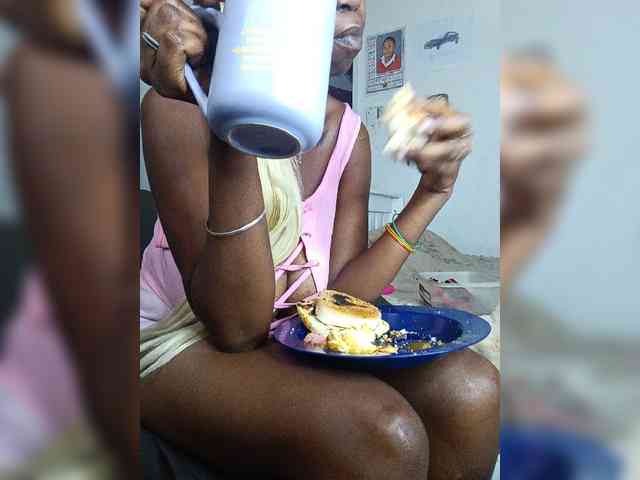 InstaG_TittyMonroe webcam