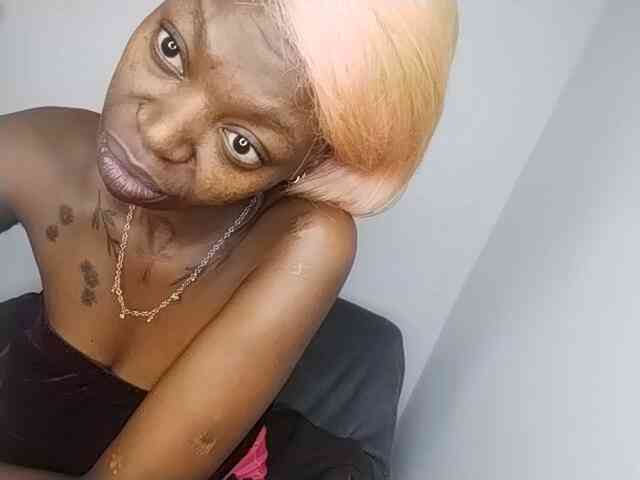 InstaG_TittyMonroe webcam