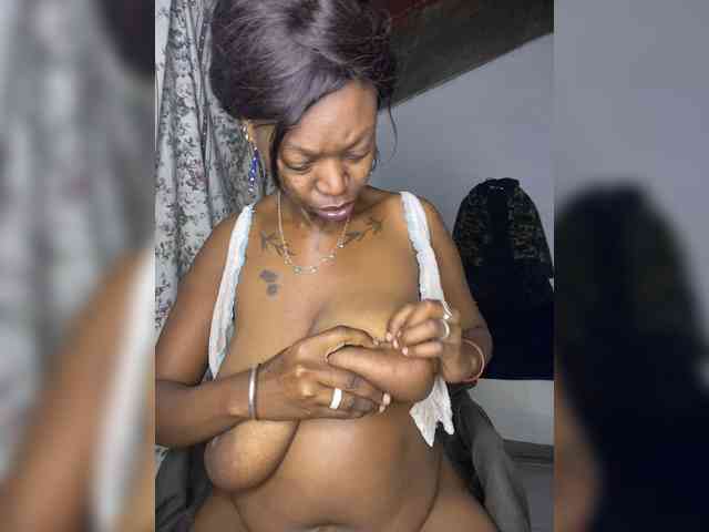 InstaG_TittyMonroe