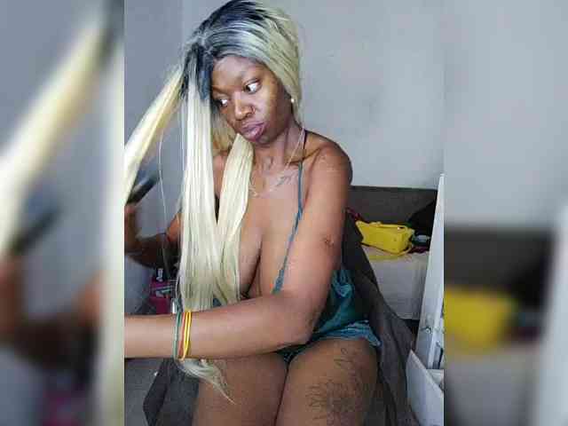 InstaG_TittyMonroe webcam