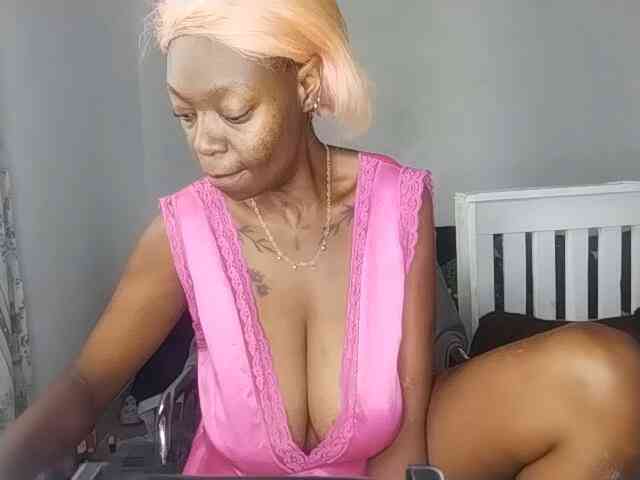 InstaG_TittyMonroe webcam