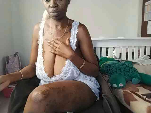 InstaG_TittyMonroe webcam