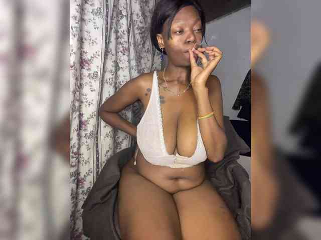 InstaG_TittyMonroe