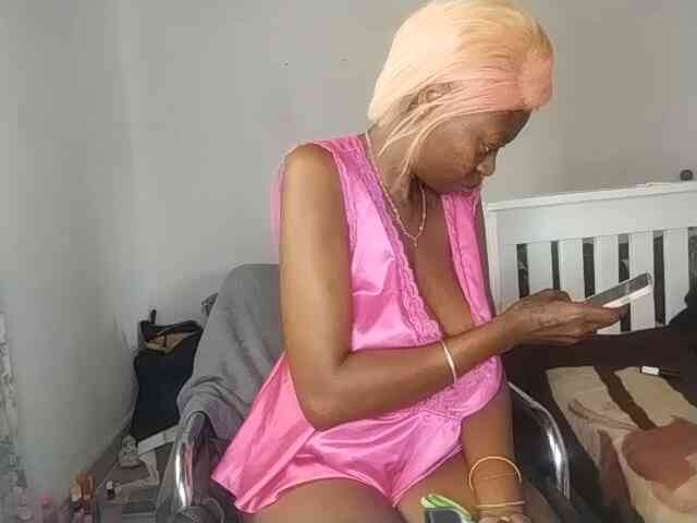 InstaG_TittyMonroe