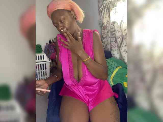 InstaG_TittyMonroe webcam