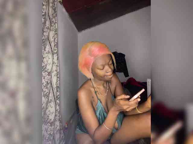 InstaG_TittyMonroe webcam