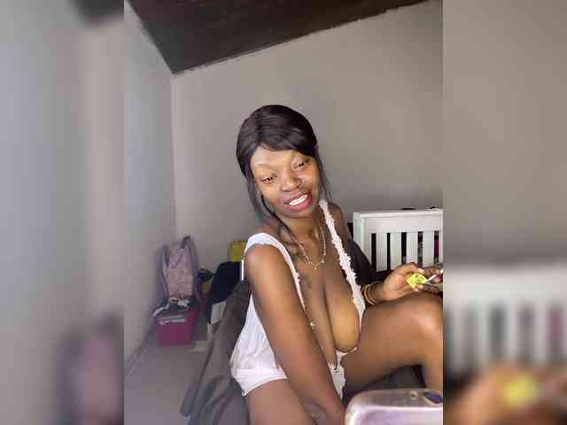 InstaG_TittyMonroe webcam