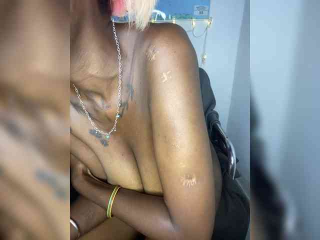 InstaG_TittyMonroe webcam