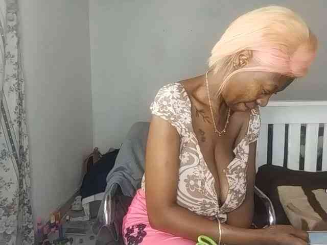 InstaG_TittyMonroe