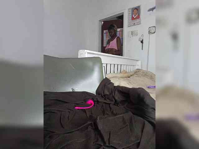 InstaG_TittyMonroe webcam