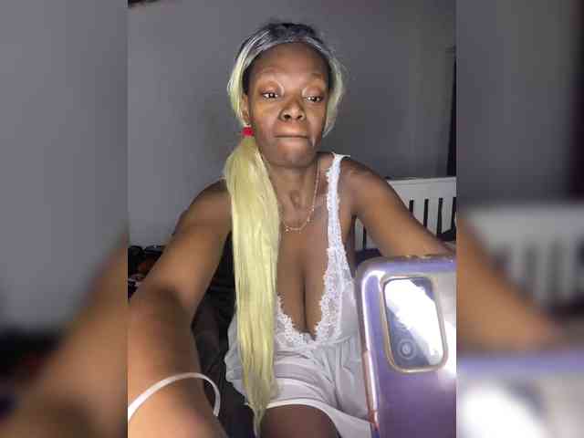 InstaG_TittyMonroe webcam