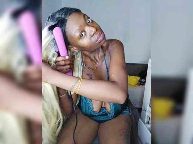 InstaG_TittyMonroe webcam