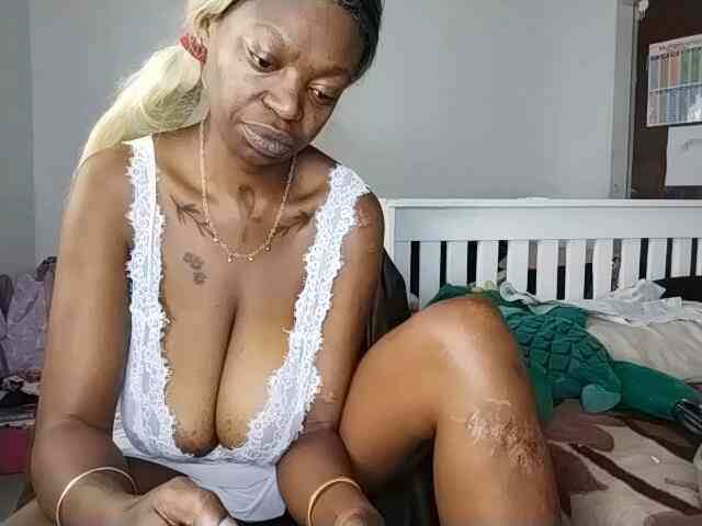 InstaG_TittyMonroe webcam