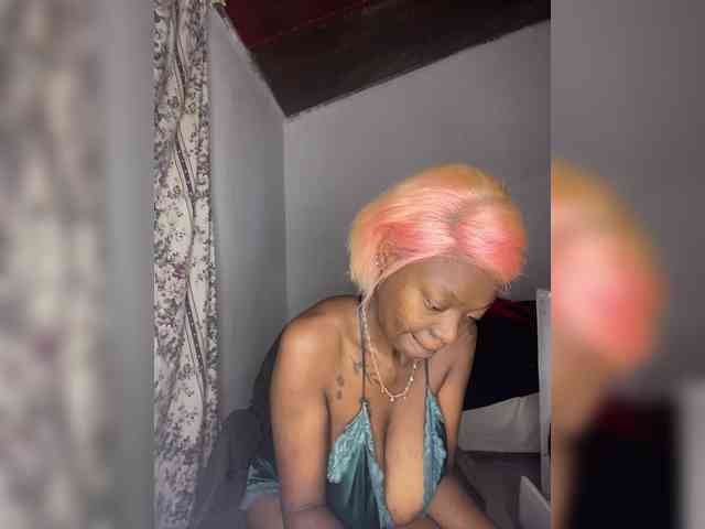 InstaG_TittyMonroe webcam