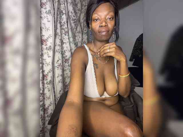InstaG_TittyMonroe