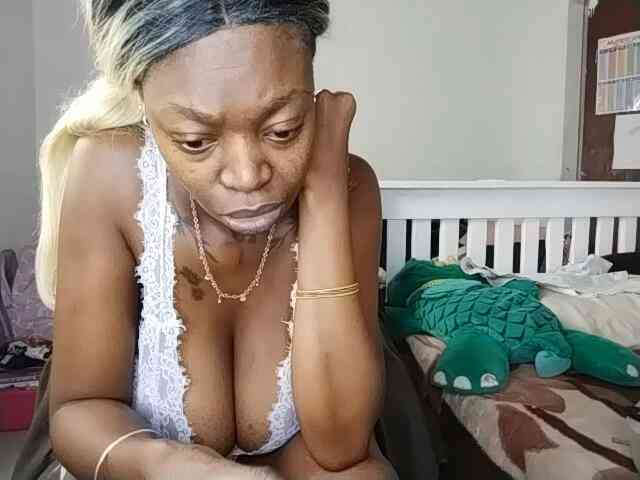 InstaG_TittyMonroe webcam