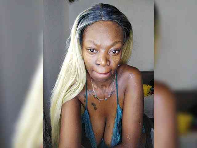 InstaG_TittyMonroe webcam