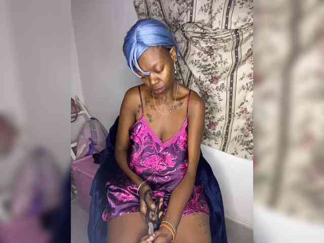 InstaG_TittyMonroe webcam