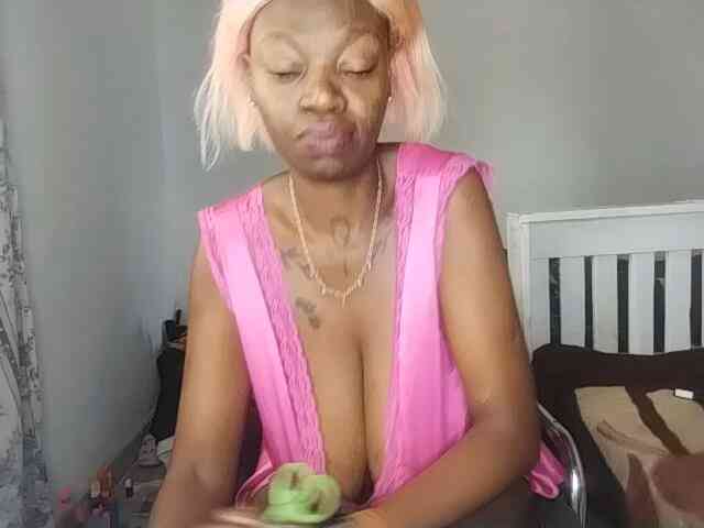 InstaG_TittyMonroe webcam