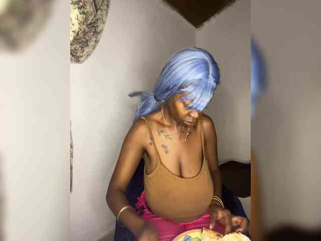 InstaG_TittyMonroe webcam