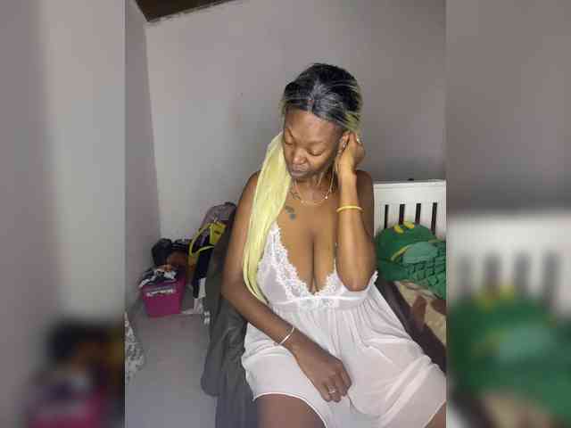 InstaG_TittyMonroe webcam