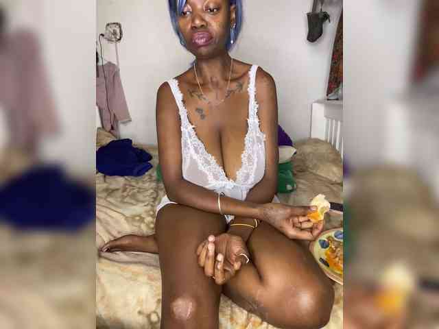 InstaG_TittyMonroe webcam