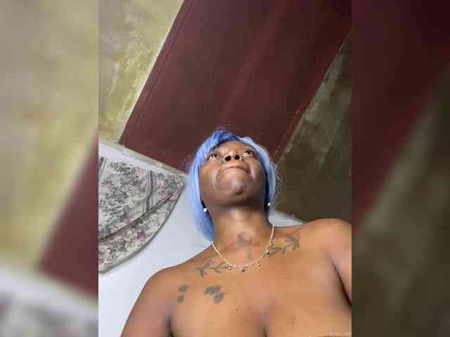 InstaG_TittyMonroe webcam