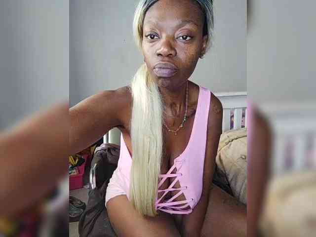 InstaG_TittyMonroe webcam