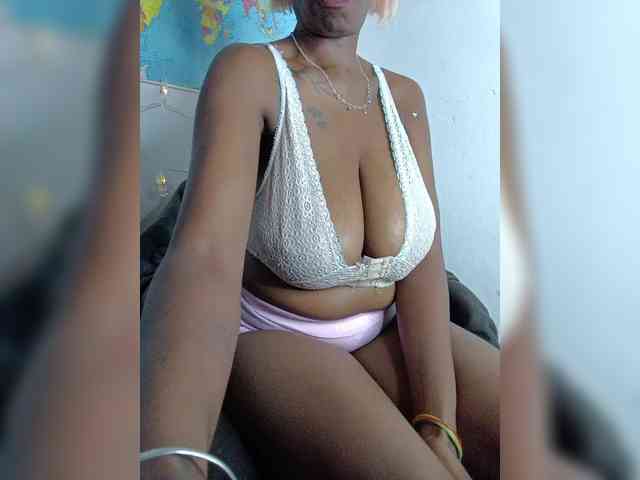 InstaG_TittyMonroe webcam