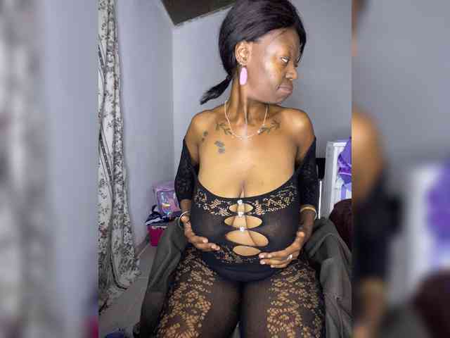 InstaG_TittyMonroe webcam