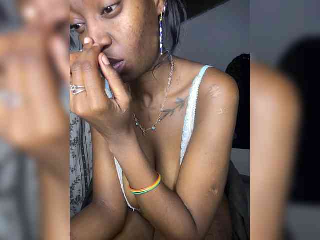 InstaG_TittyMonroe