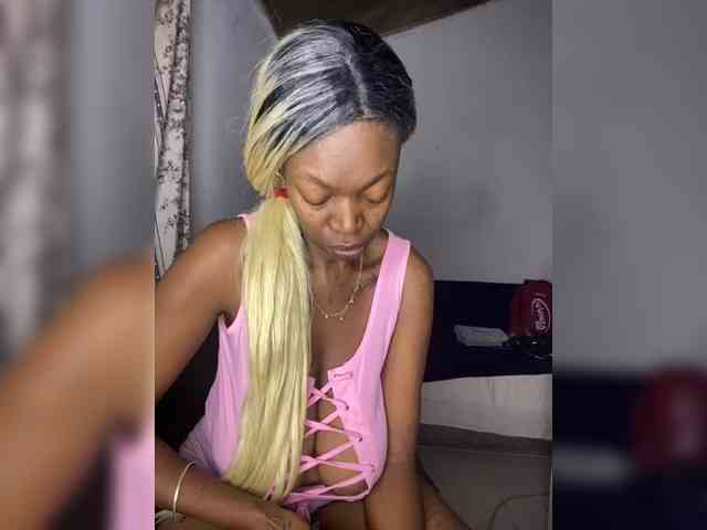 InstaG_TittyMonroe webcam