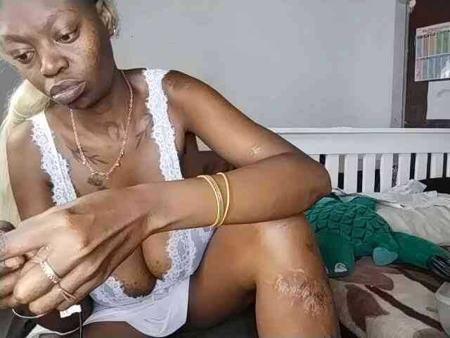 InstaG_TittyMonroe webcam