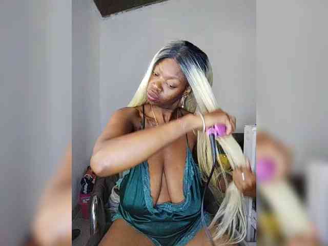 InstaG_TittyMonroe webcam