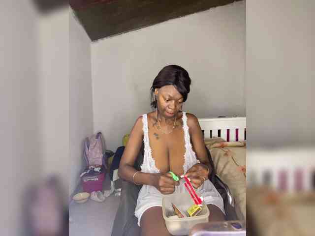 InstaG_TittyMonroe webcam