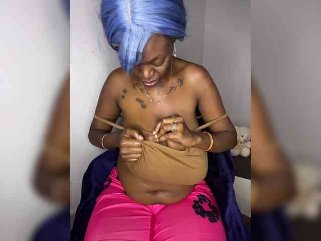 InstaG_TittyMonroe webcam