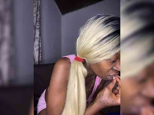 InstaG_TittyMonroe webcam